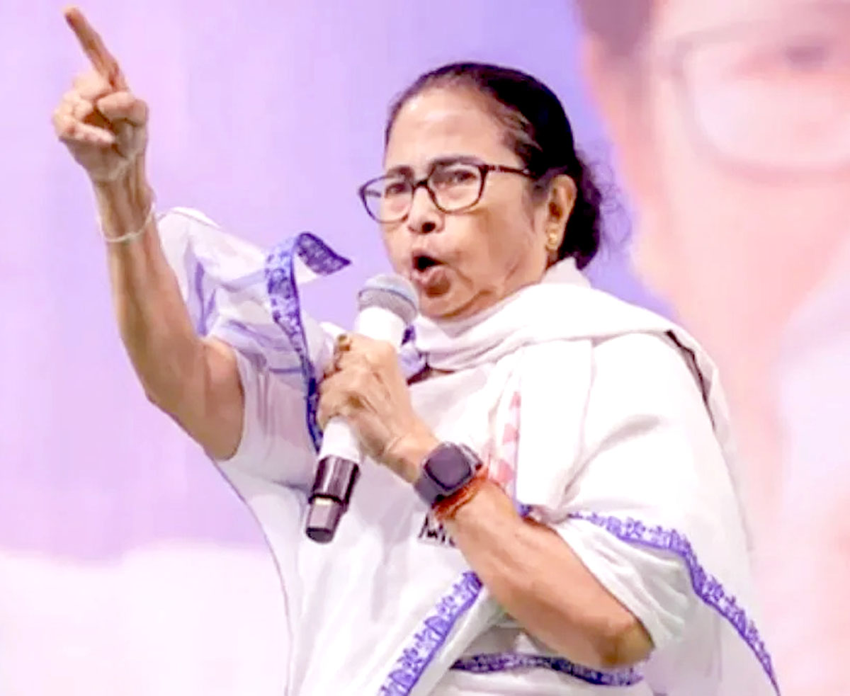 I will not let anyone take away the 'voting rights' of the people as long as I am alive: Mamata Banerjee.